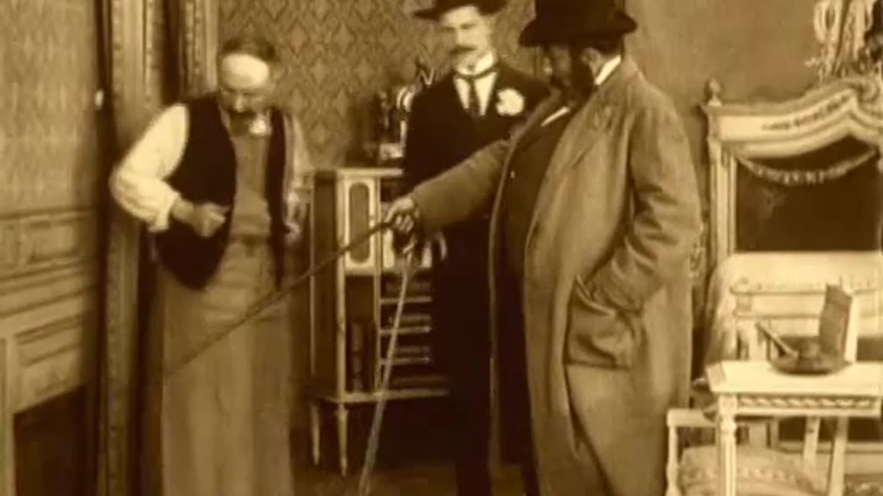 Juve contre Fantmas AKA Juve Against Fantomas (1913)