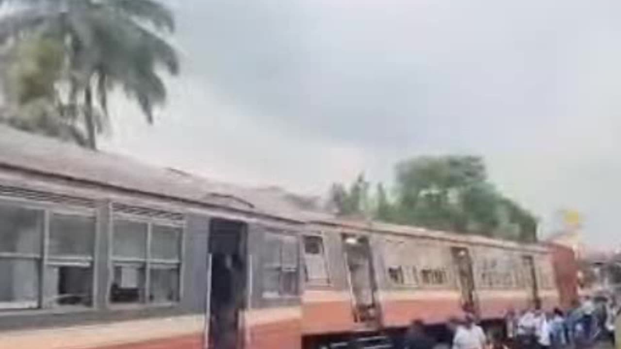 Sri Lanka Train Derailment- Meerigama Train in near the Gampaha station