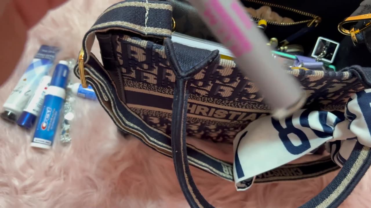 What's in my Small Book Tote Bag.