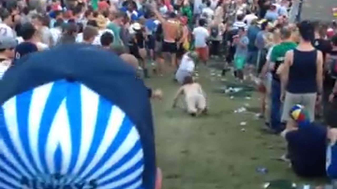 Amazing: Epic fail at Tomorrowland 2014