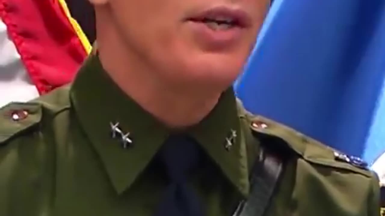 WOW, il comandante di frontiera Greg Bovino con il MIC DROP