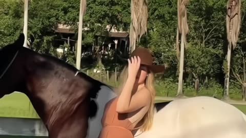 "People Can't Stop Watching This girl's Reaction! 😂 | Viral Video USA UK CANADA"