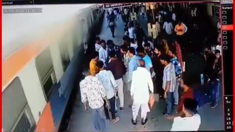 Ashok Nagar: GRP Jawan Saves 14-Year-Old Girl from Moving Train, Video Goes Viral