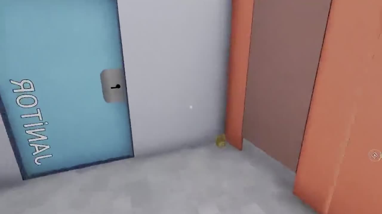 There's a mouse in the cinema and it's taking a shower!