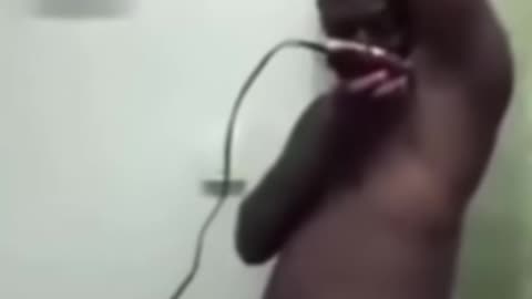 Men Is Trying To Shave His Armpit😂 #fails #failure #lol #lolmoments