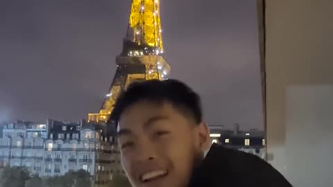 Would you fly to Paris from Baguette ?