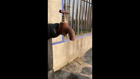"WoW… this DIY plumbing hack is blowing minds! 🔧💦