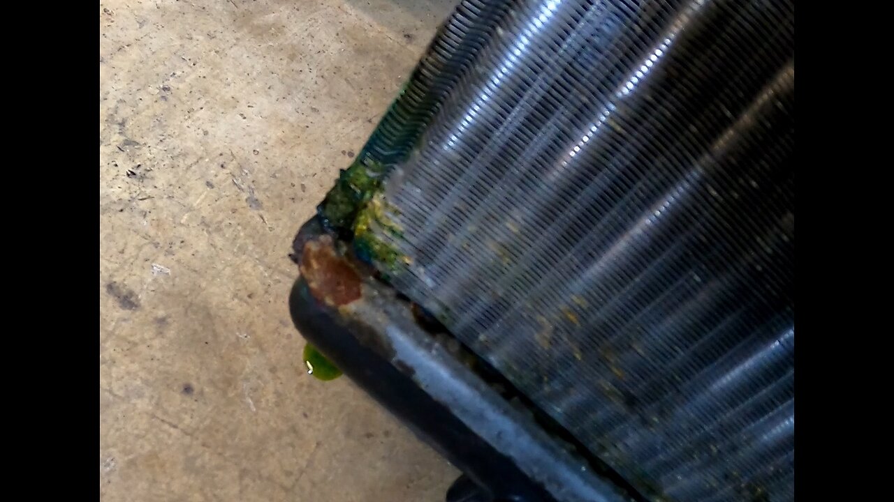 I knew it was going to leak - A3 8L radiator replacement and cluster disassembly.