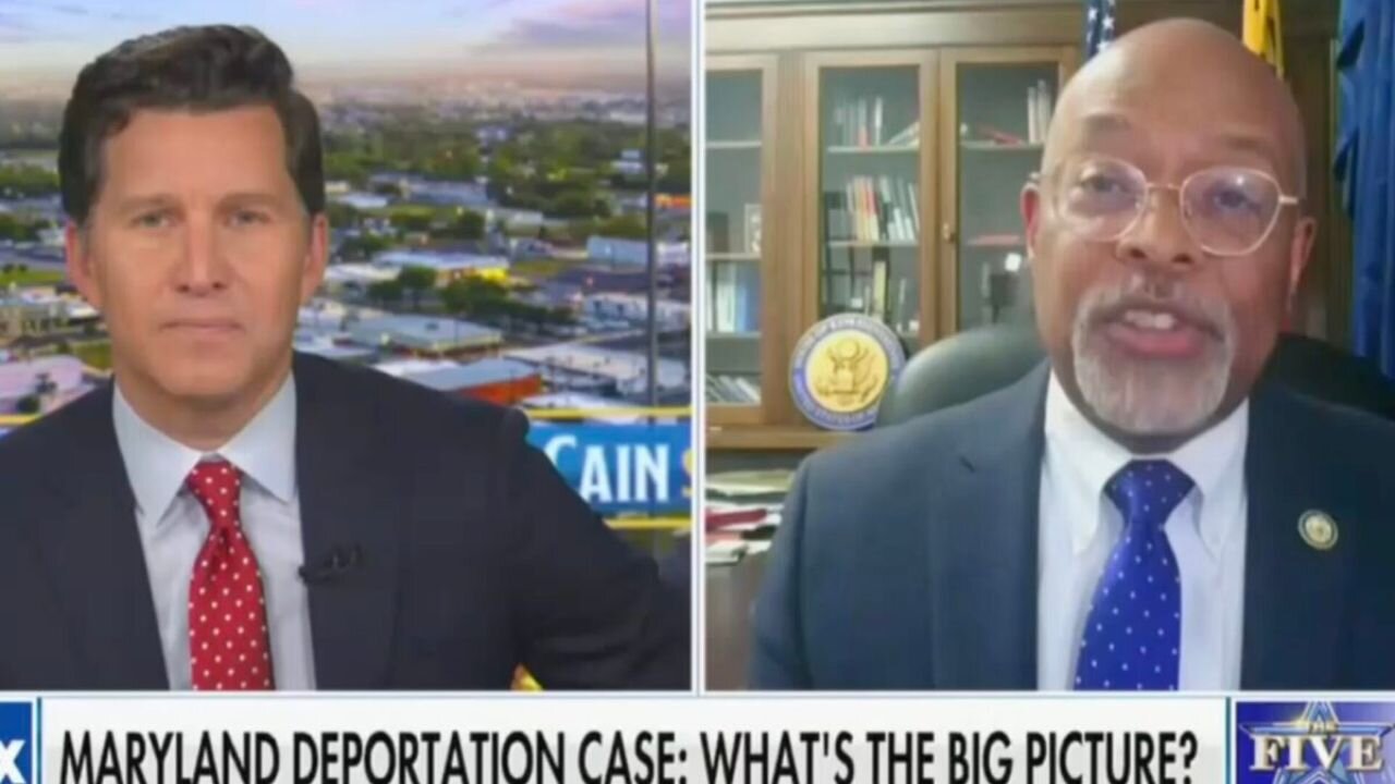 'Back Up' - Fox News Show Goes Berserk As Host Thrashes Dem Congressman