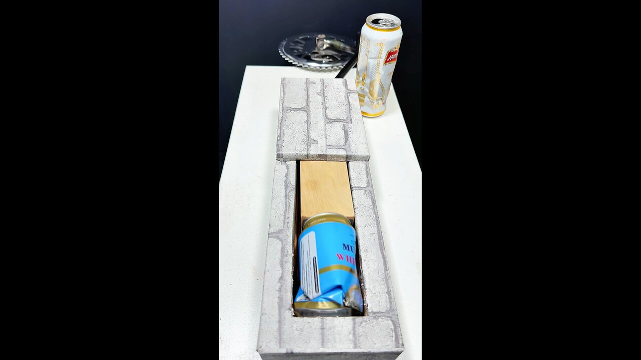ASMR can crushing