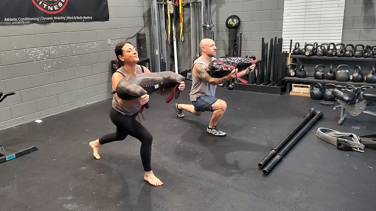 Bulgarian Bag Clean & Split Squat