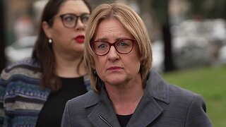 🔥 BUSHFIRES: Jacinta Allan has been heckled by a distraught Victorian resident