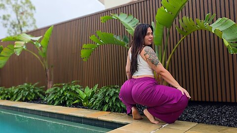 Chill Pants Try On | Walk | Zetflix #mandylee #fashion #zetflix