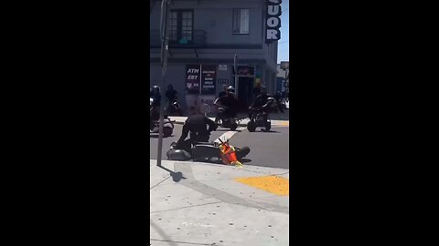 Chaotic scene in Long Beach over the weekend as one LBPD officer with balls of