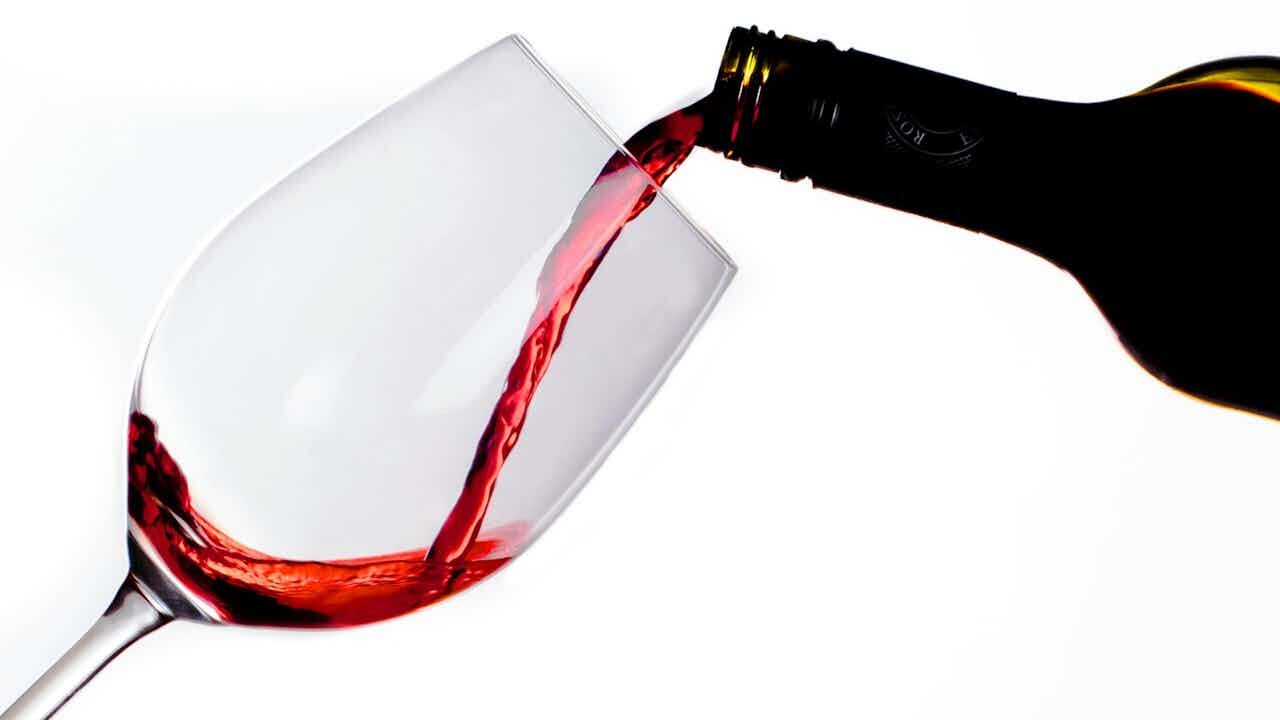 How to Remove Wine Stains from Fabric