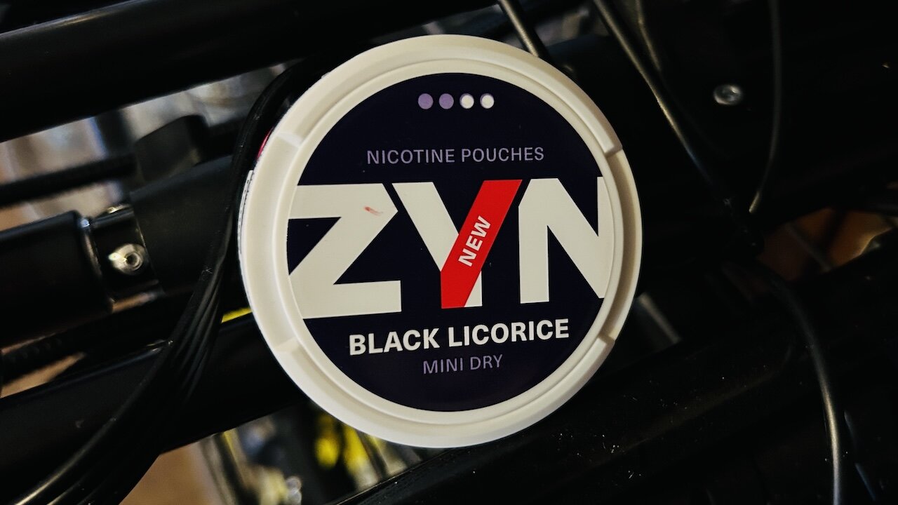Zyn Licorice (Mini Dry) Nicotine Pouches Review