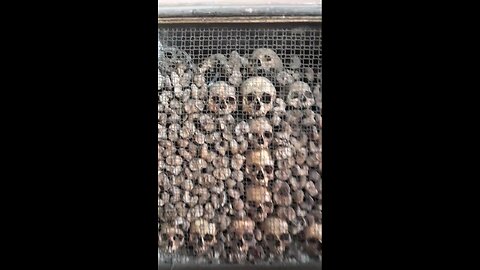 MILANO BOLLINO NERO: possono girare solo i camerati? Visita all'ossario