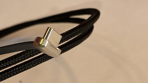 USB C to USB C Cable Hard to Reach Nook Corner Difficult Angle Tight Space Fit No Space Easy Access