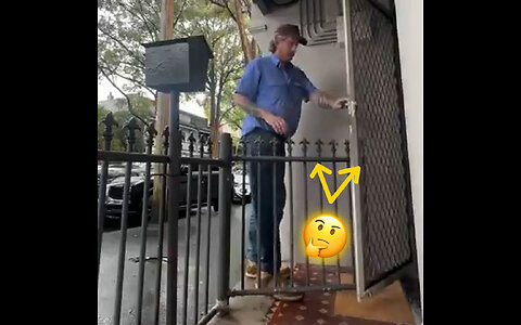 Instala una reja sin pensarlo bien y ahora le cuesta entrar a su propia casa