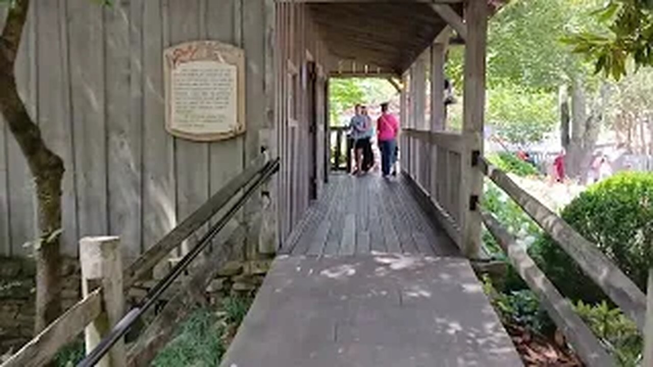 Dolly Parton's childhood home