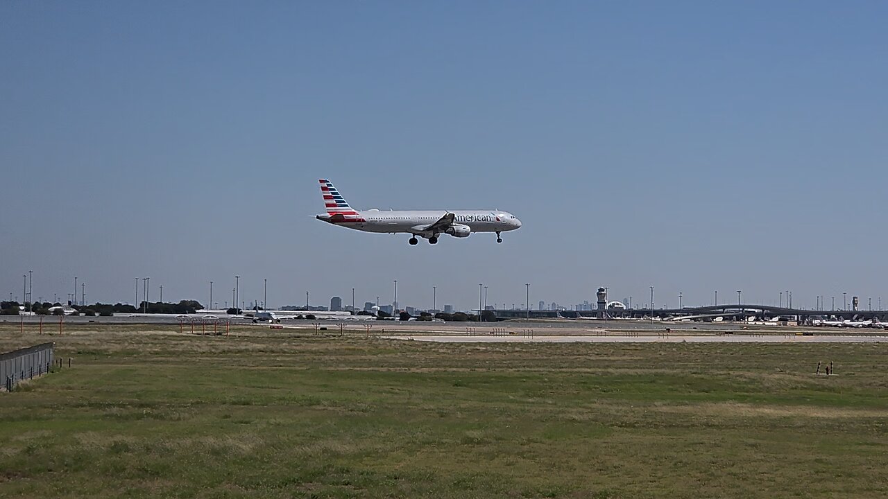 AMERICAN 2357 landing