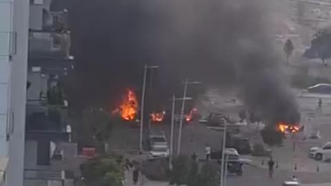 🚨Fires erupt after an Iranian missile strikes Be’er