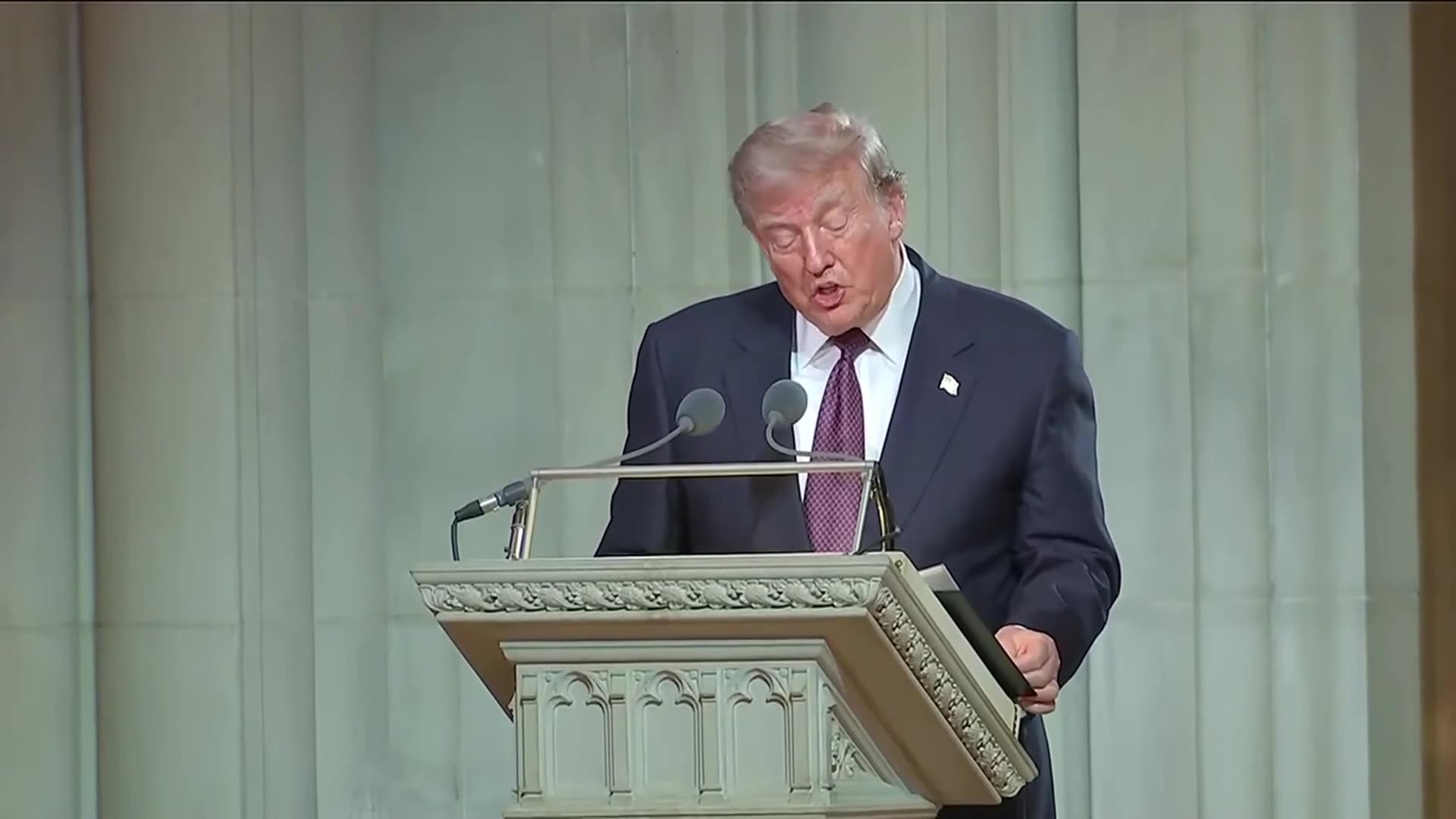 Trump Delivers Emotional Tribute At Lindsey Graham’s Funeral
