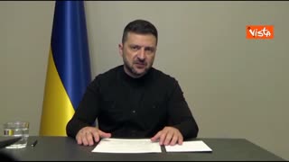 NOTIZIE DAL MONDO Zelensky:Progetto di produzione di armi rende UE più resiliente,I'Italia ne farà parte.Così il Presidente ucraino Volodymyr Zelensky durante il suo intervento in videocollegamento alla 51 edizione del Forum di Cernobbio