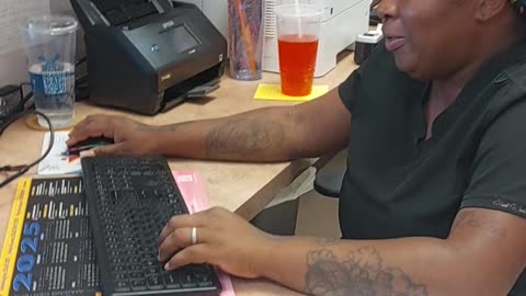 Uber Eats Driver Confronts Thieving Customer