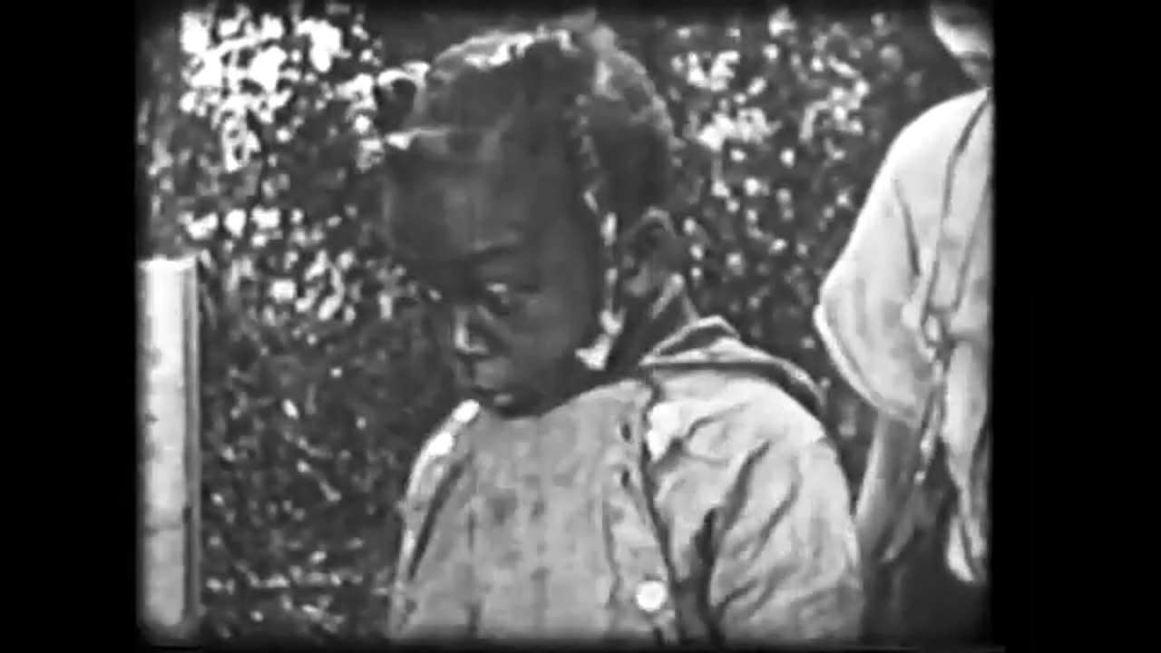y2mate.com - 66 Our Gang Chicken Feed 1927_360p