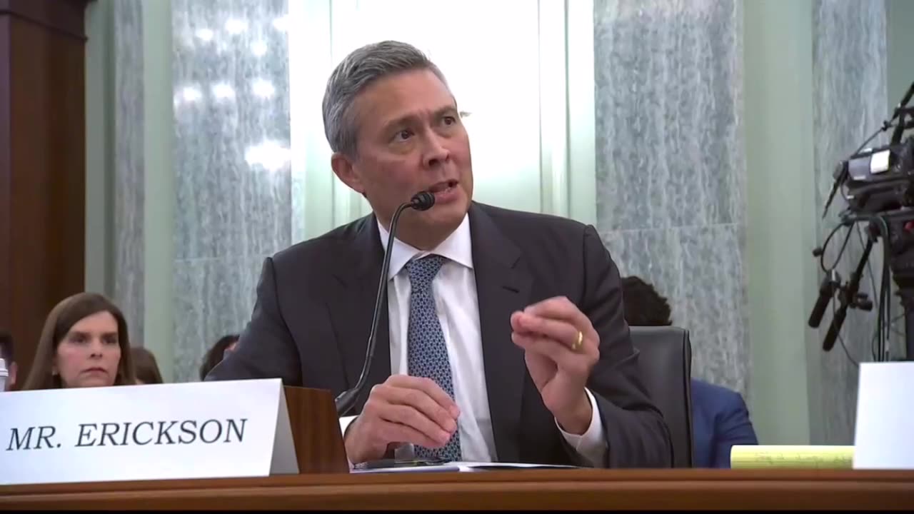 GOP senator rages at Google exec over 'President Donald Duck' search results