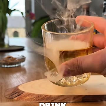 Smoked Old Fashioned Done Right! 🔥 Replying to @bozza #OldFashionedHack