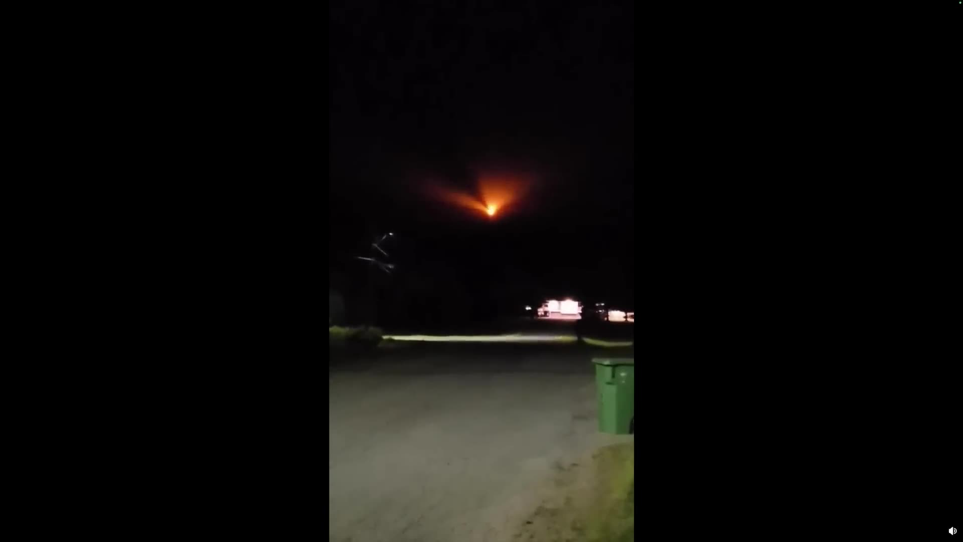 Multiple Eyewitnesses Report the Same Bizarre UFO Across States and Countries