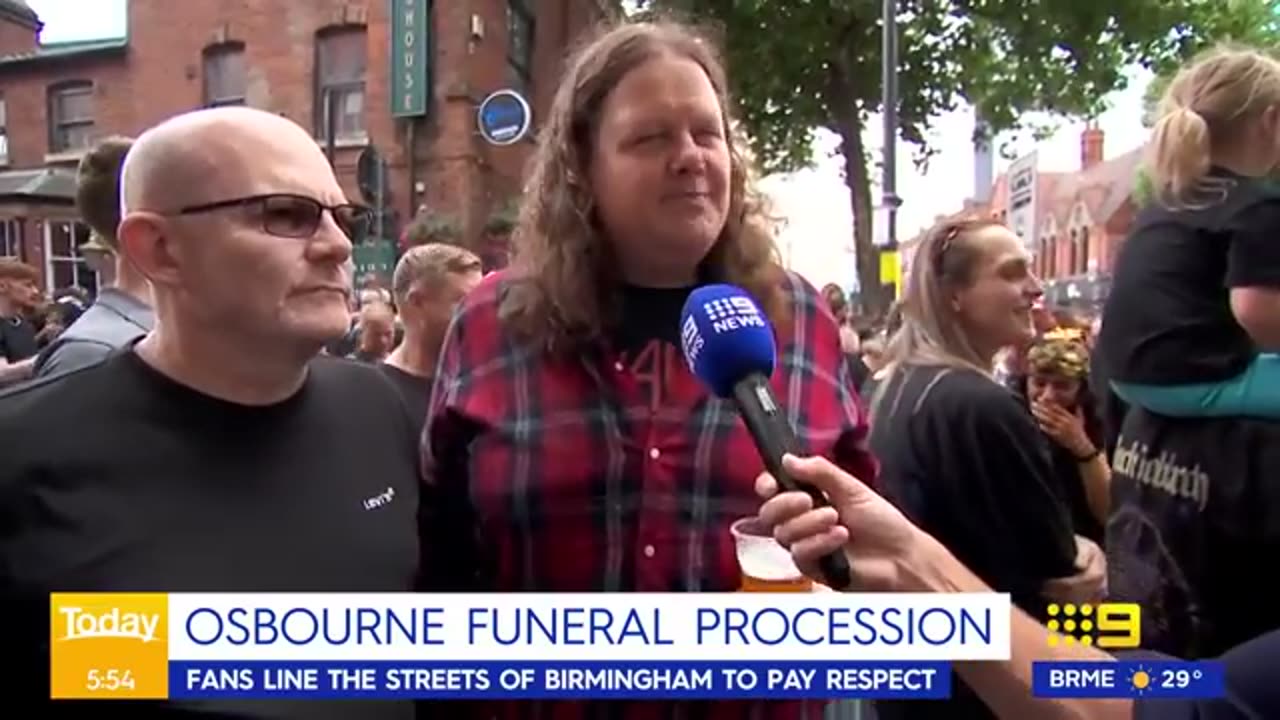 Thousands gather to pay tribute to Ozzy Osbourne