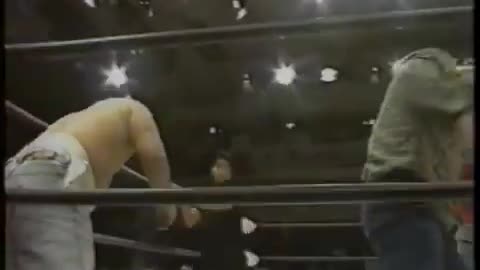 (1990.04.01) Atsushi Onita & Tarzan Goto vs Dragon Master & Masanobu Kurisu - Street Fight - FMW