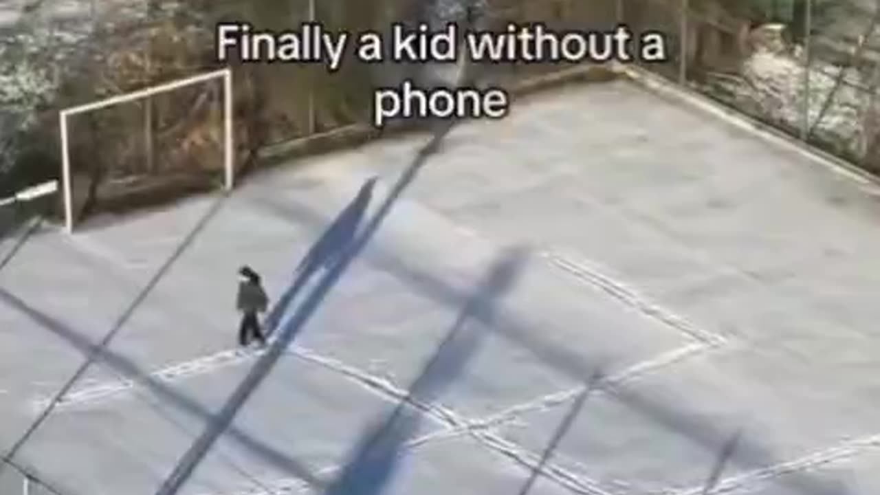 😆🤣 Finally a child without a phone in hand