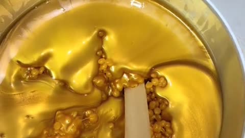 Melting Sexy Smooth Golden Allure Hard Wax | Watch @joycelyncoleman24 in Action