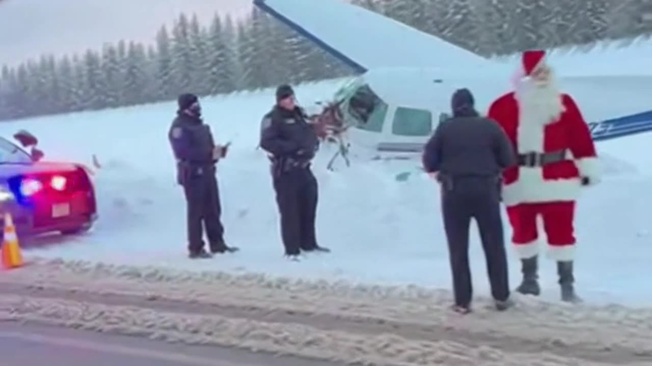 Santa Just Emergency-Landed in the Middle of Nowhere 🎅✈️