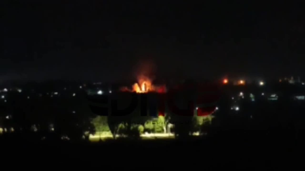 💥 The moment of strike in Yenakiyeve, Donetsk region.