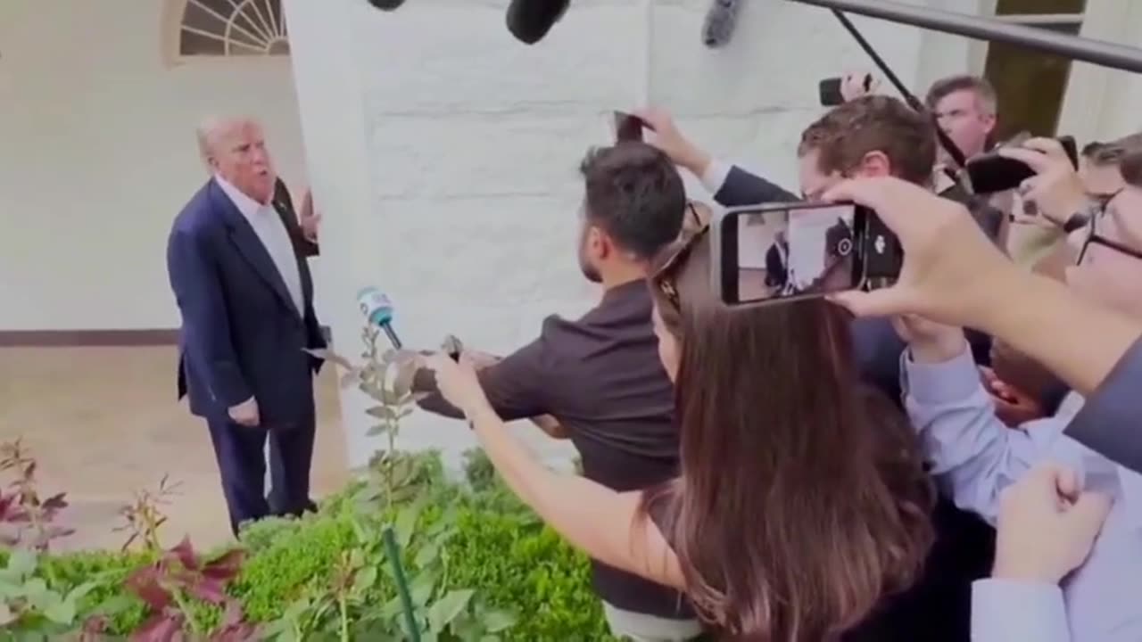 🤯🛁 Asking About Epstein & Trump’s Spa? You Won't Believe the Response! | FunFM