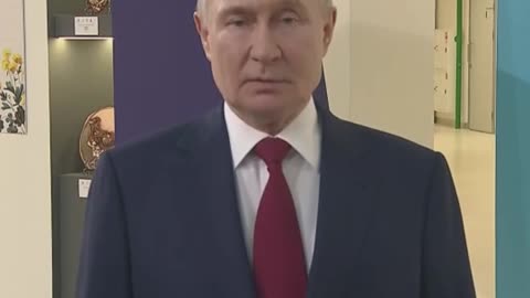 Putin comenta la llamada telefónica con Trump