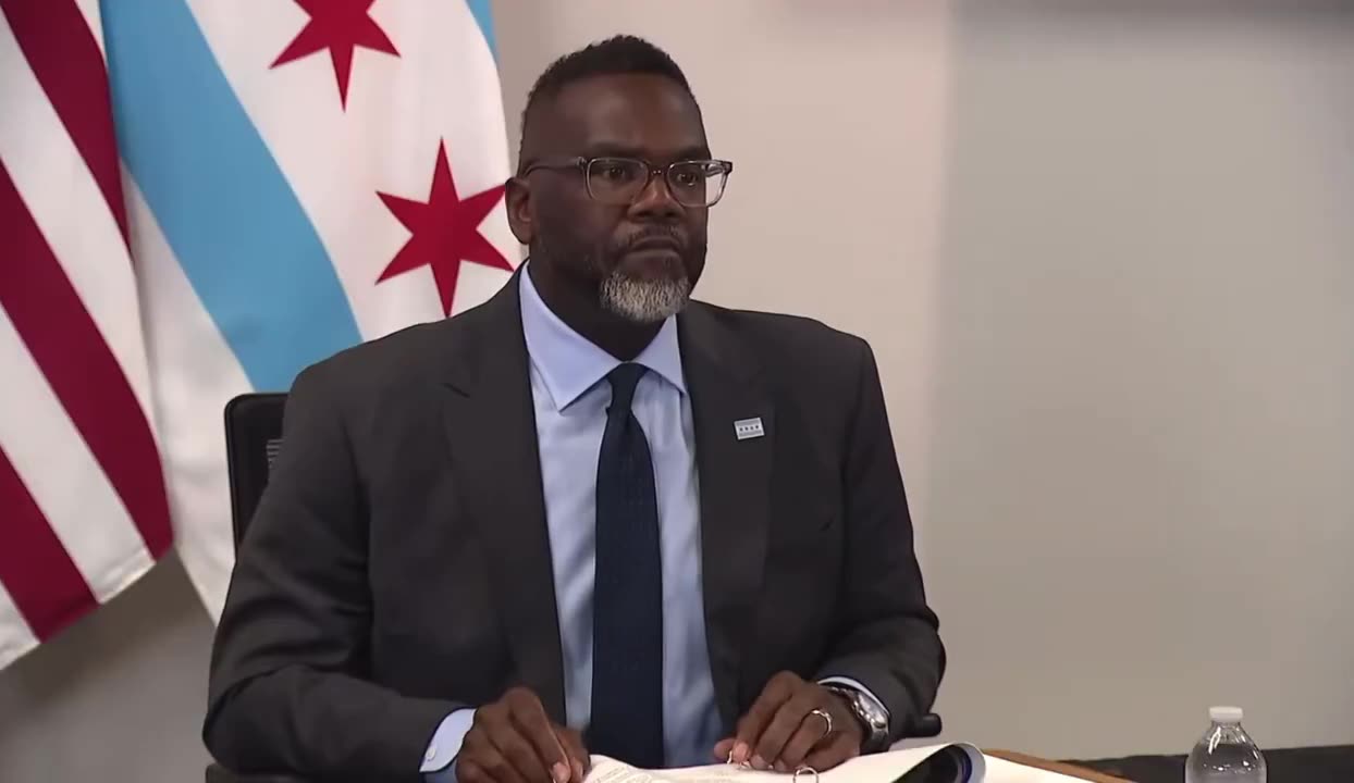 Chicago Mayor: "Trump is intimidated by the intellectual prowess of blacks like me"