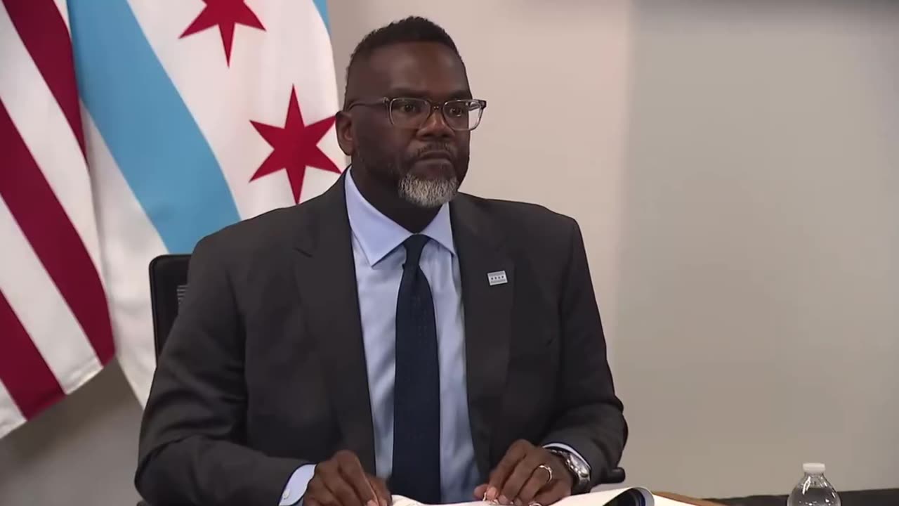 Chicago Mayor: "Trump is intimidated by the intellectual prowess of blacks like me"