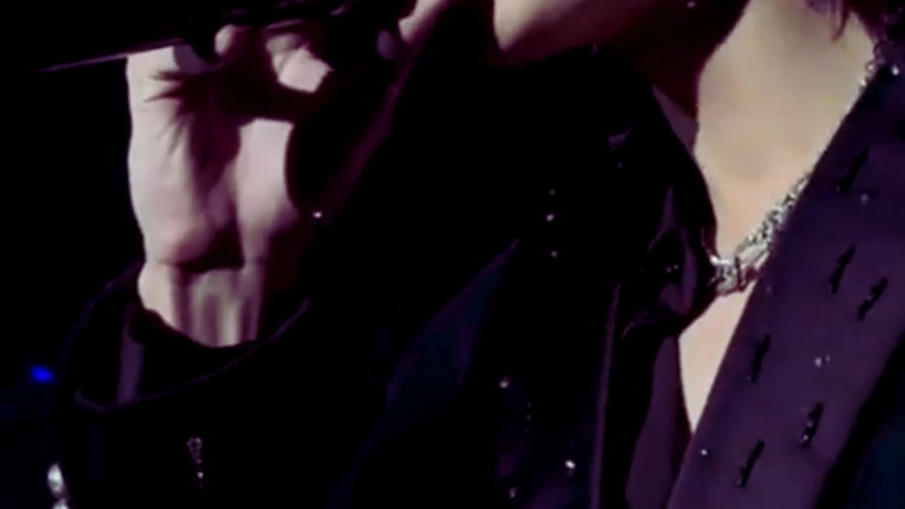 Love song | pond phuwin live | phuwin focus