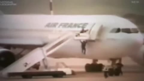 FLASHBACK 1994 💥 Commandos retake hijacked Air France Flight from Islamic terrorists