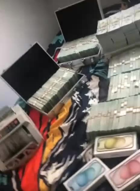 CURIOUS HOW TO USE AI TO MAKE YOU MONEY IN 2025 ?!