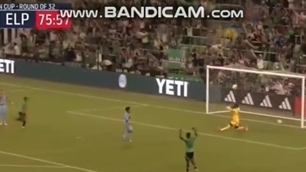 “Perlë” nga këmbët e Myrto Uzunit, gol me vlerë kualifikimi në Amerikë