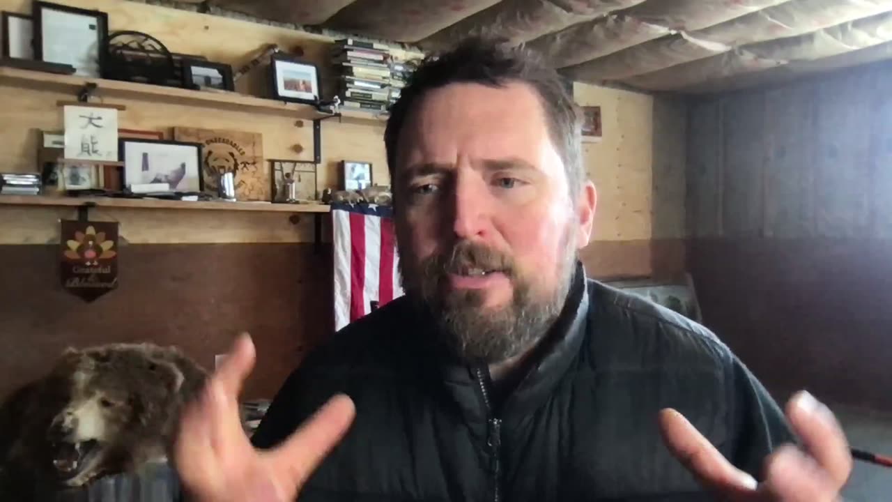 Owen Benjamiin discuss Ukkraine