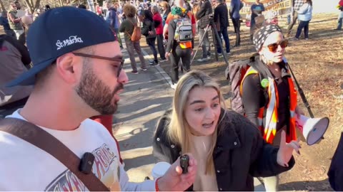 Venezuelan Girl Tells Pro-Communist Protesters They Are Wrong
