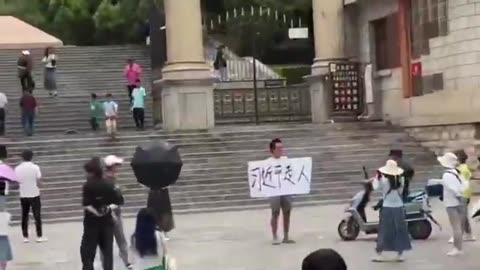 "Xi Jinping must step down." In China, this kind of behavior requires .